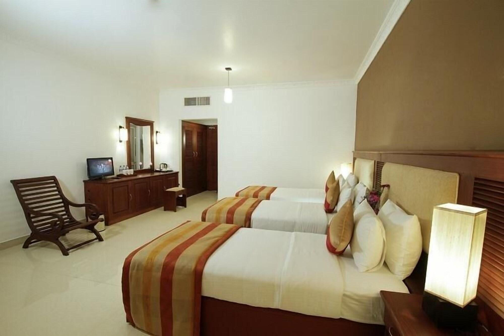 Avenra Gardens Hotel Negombo Exterior photo