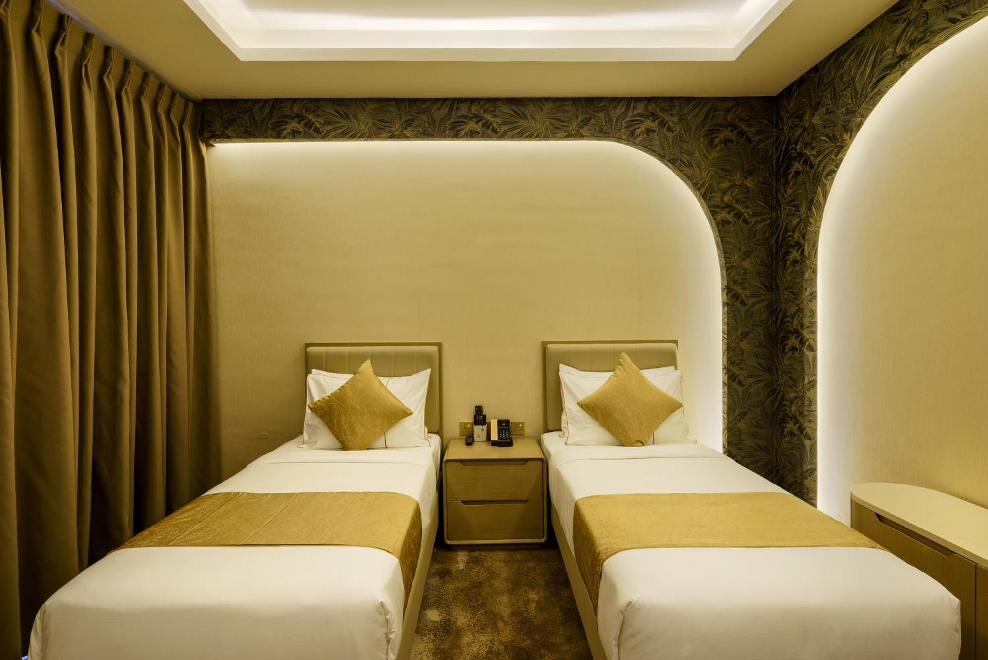 Avenra Gardens Hotel Negombo Exterior photo