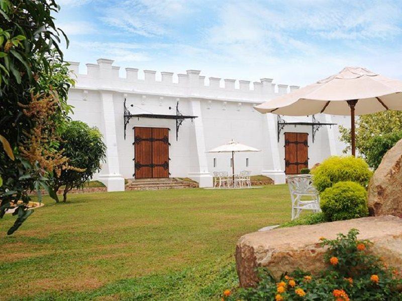 Avenra Gardens Hotel Negombo Exterior photo