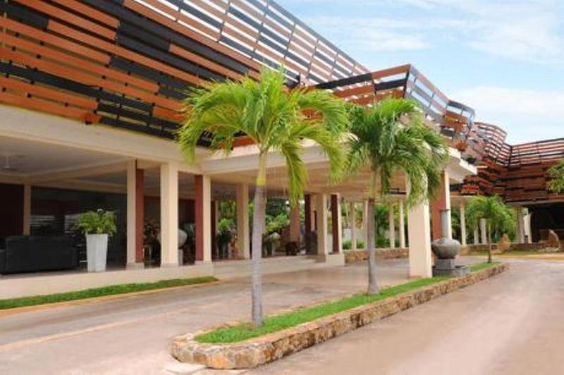 Avenra Gardens Hotel Negombo Exterior photo